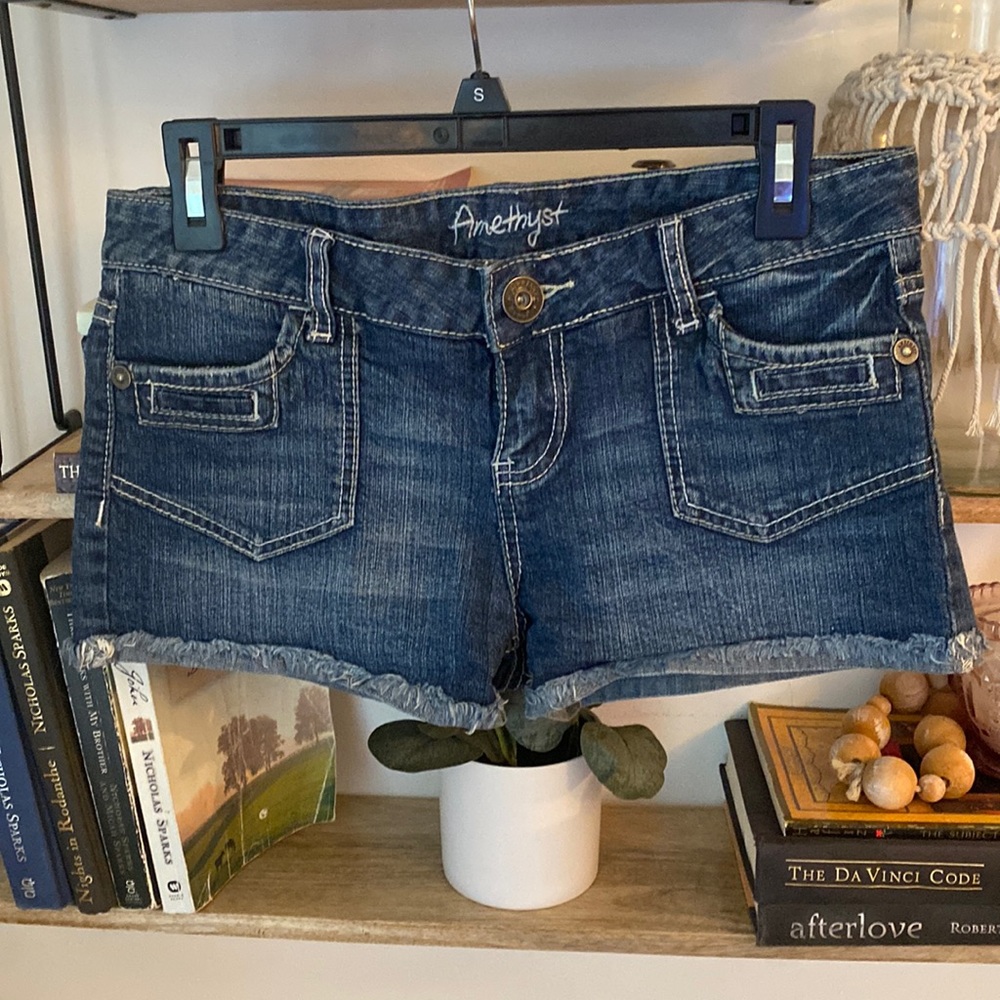Amethyst Jean short
